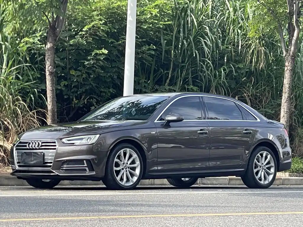Audi A4L 2018 30th Anniversary Model 40 TFSI Fashion купить на сайте DeffCars