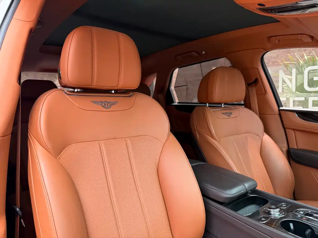Bentayga 2018 4.0T V8 купить на сайте DeffCars