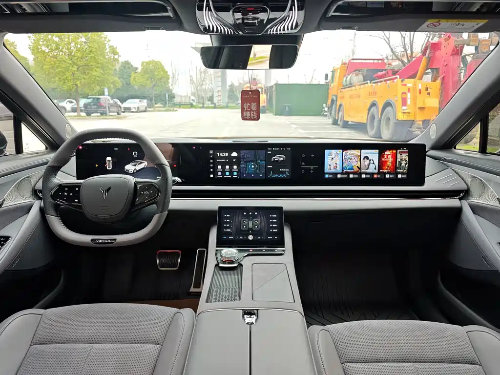 Lantu Chasing Light 2024 PHEV four-wheel drive ultra-long range flagship version купить на сайте DeffCars