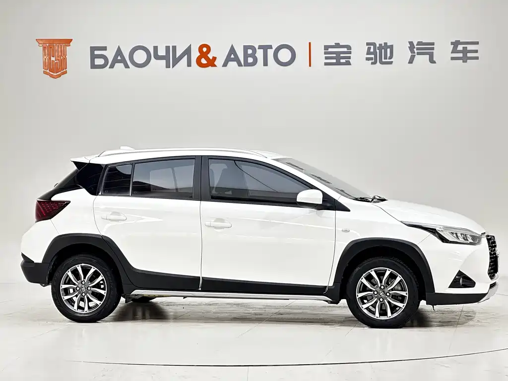 Yaris L Zhixuan 2022 Dazzling X 1.5L CVT Deluxe Plus Edition купить на сайте DeffCars