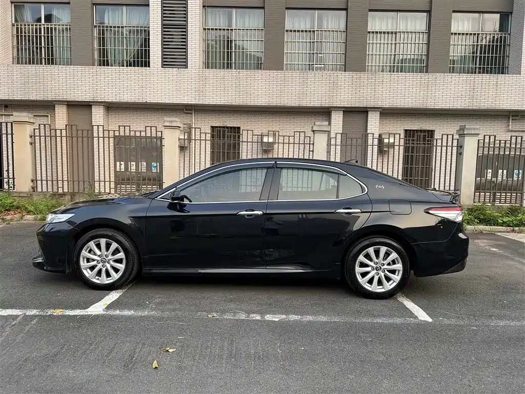 Camry 2021 2.0G Deluxe Edition купить на сайте DeffCars