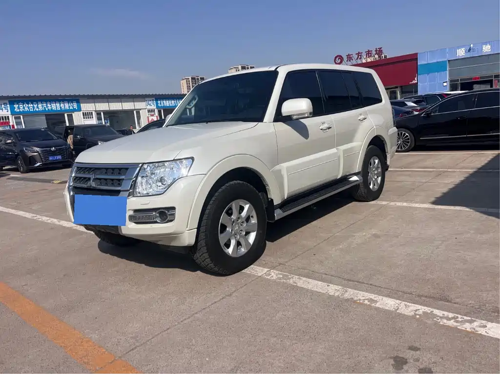 Pajero imported 2016 3.0L automatic standard version National V купить на сайте DeffCars