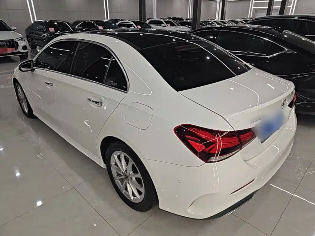 Mercedes-Benz A-Class 2020 Facelift A 200 L Sports Sedan Fashionable купить на сайте DeffCars