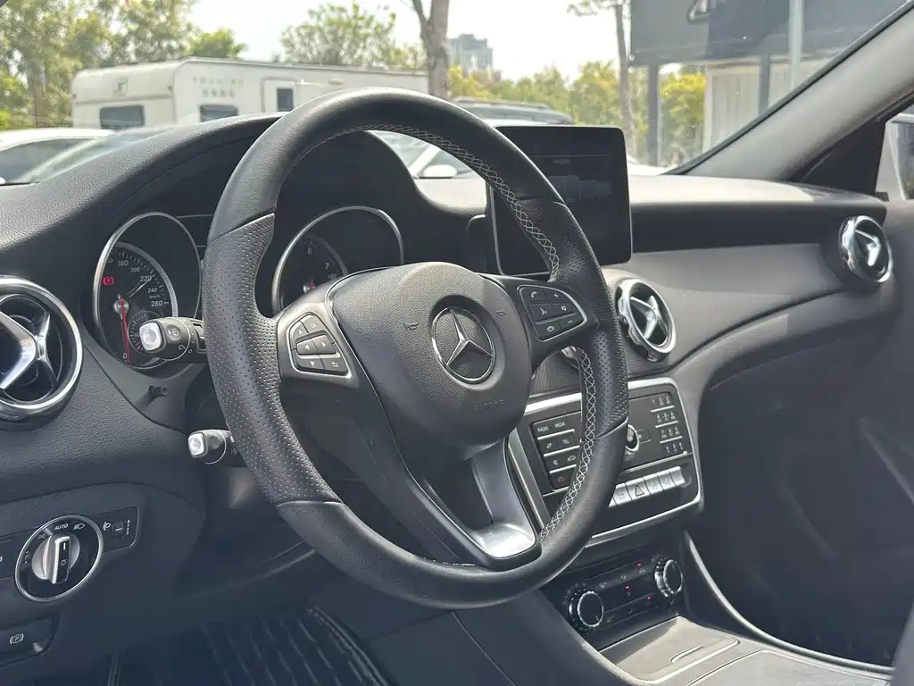 Mercedes-Benz GLA 2019 GLA 200 Dynamic купить на сайте DeffCars