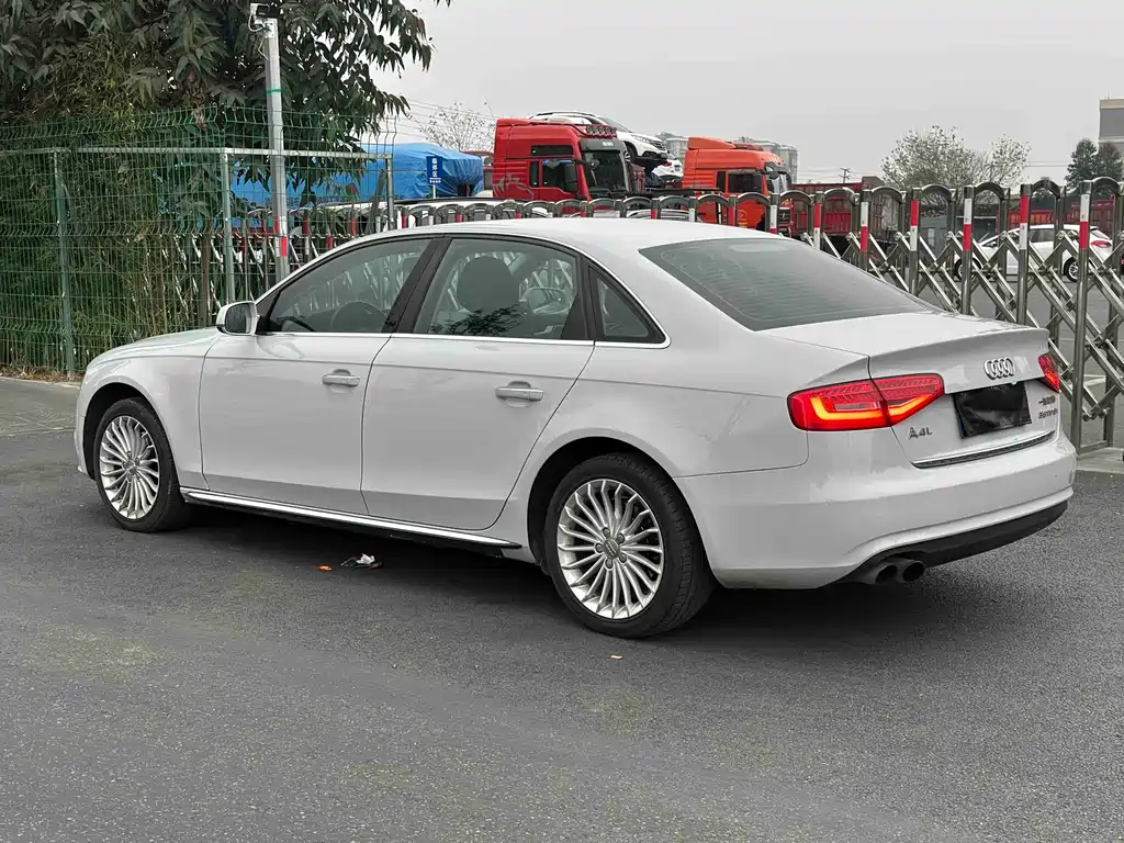 Audi A4L 2016 35 TFSI Collector's Edition S line Comfort купить на сайте DeffCars