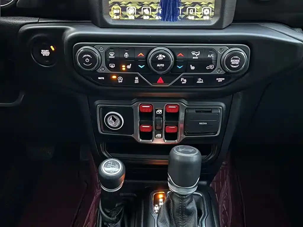 Wrangler 2022 2.0T Highlander Four-Door Edition купить на сайте DeffCars