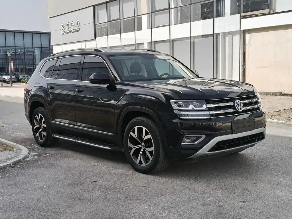 Touron 2017 330TSI two-wheel drive luxury version купить на сайте DeffCars