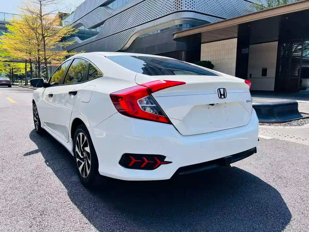 Civic 2016 220TURBO CVT Deluxe Edition купить на сайте DeffCars