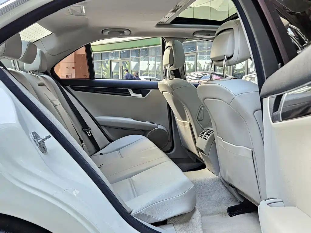 Mercedes-Benz C-Class 2013 C 180 CGI Classic купить на сайте DeffCars