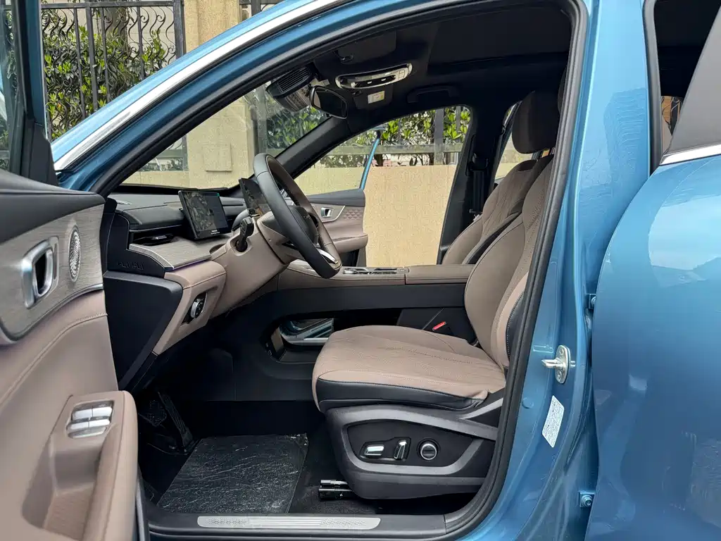 Tiggo 8 PLUS C-DM 2025 model 1.5T 116km premium type 5 seats купить на сайте DeffCars