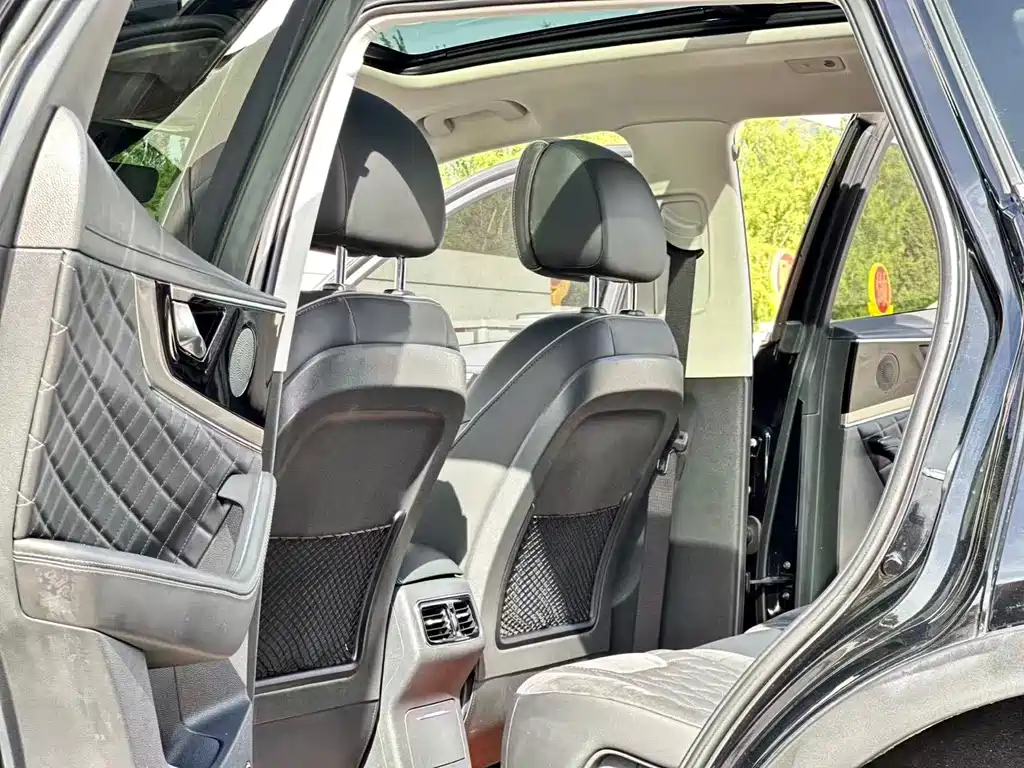 Hongqi HS5 2019 2.0T Zhilian Qixiang four-wheel drive version купить на сайте DeffCars