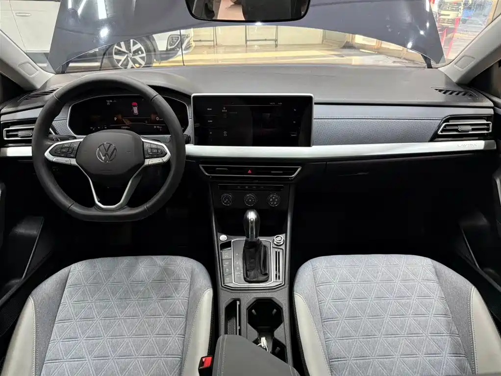 Lavida 2023 280TSI DSG Starry Sky Full Edition купить на сайте DeffCars