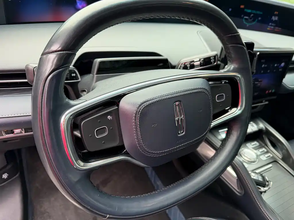 Voyager 2023 2.0T four-wheel drive Zunrui version купить на сайте DeffCars