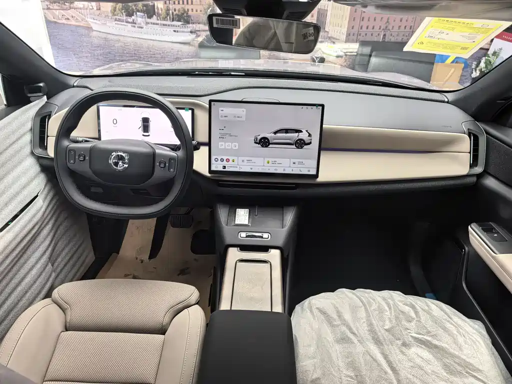 Volvo XC70 Plug-in Hybrid 2026 Four-wheel Drive Super Long Range Plus купить на сайте DeffCars