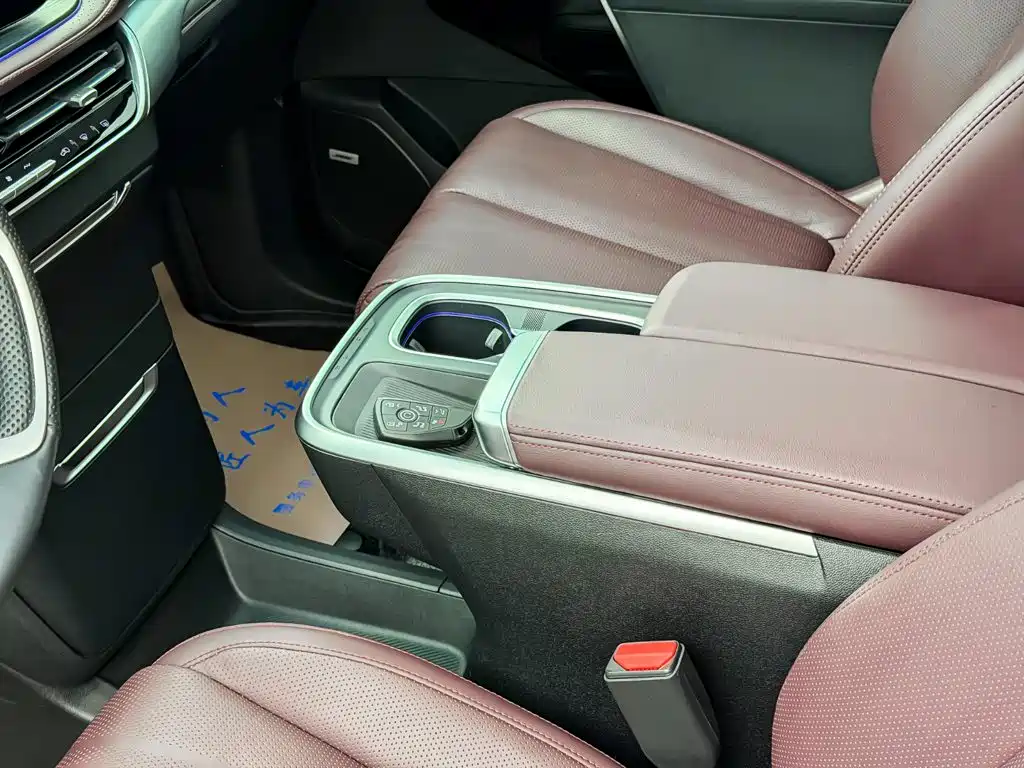 Century 2023 2.0T seven-seat Yunshi Edition купить на сайте DeffCars