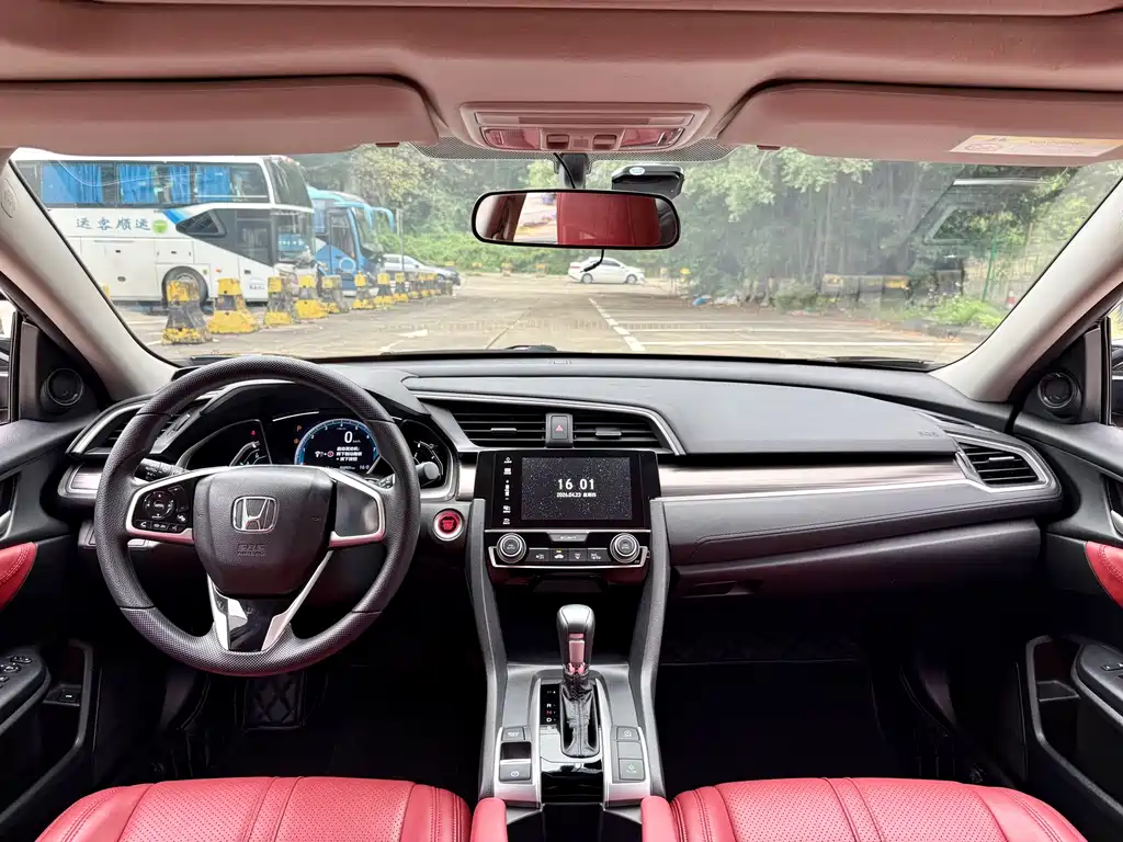 Civic 2019 220TURBO CVT Dynamic Edition National V купить на сайте DeffCars