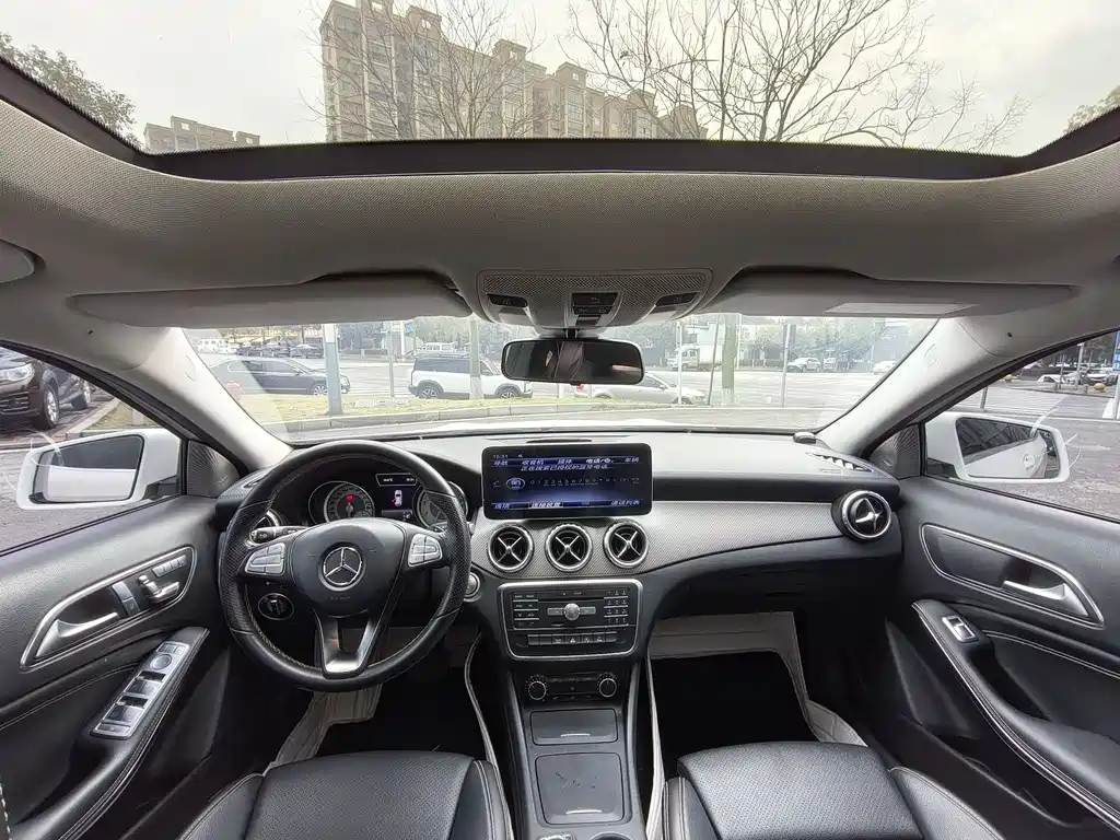 Mercedes-Benz GLA 2016 GLA 200 Fashion Model купить на сайте DeffCars