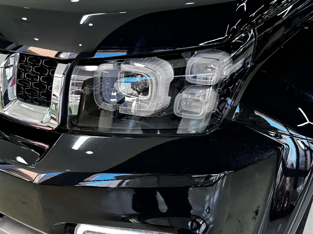 Beijing off-road BJ40 2023 2.0T automatic four-wheel drive city hunter version knight type купить на сайте DeffCars