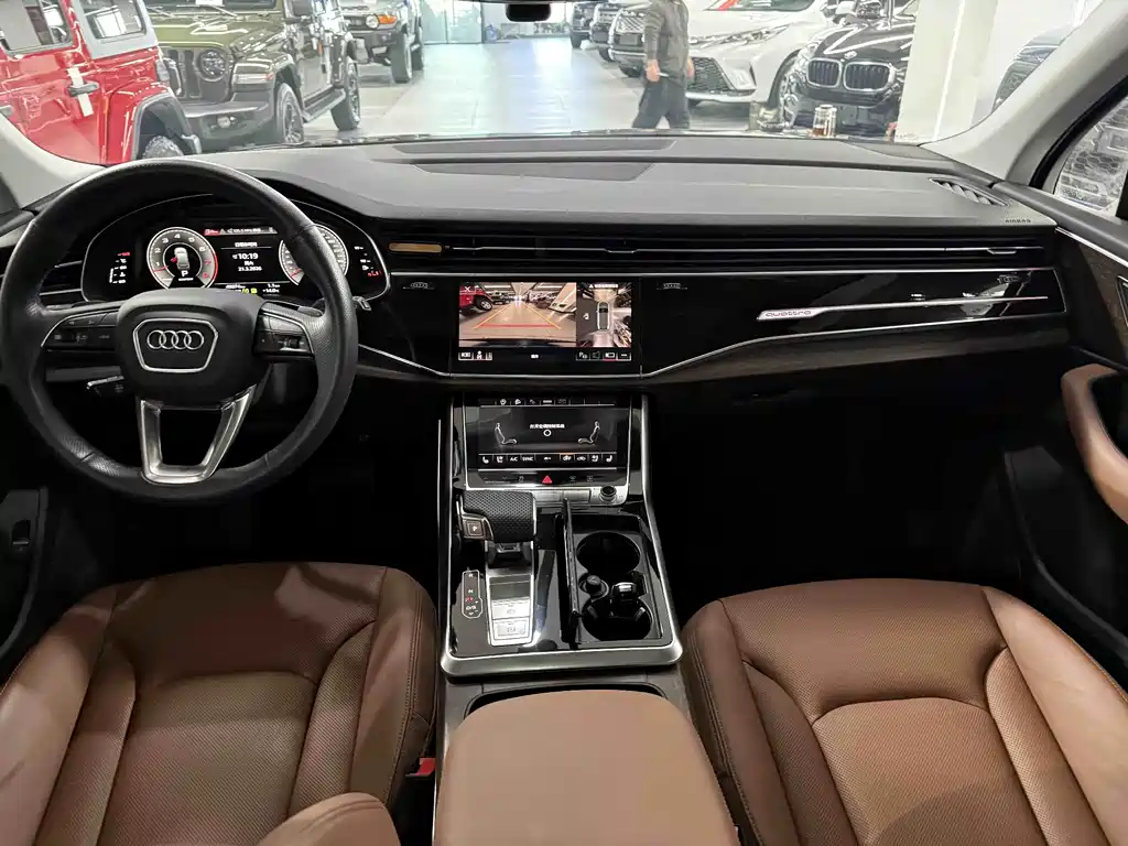 Audi Q7 2021 55 TFSI quattro S line sports version купить на сайте DeffCars