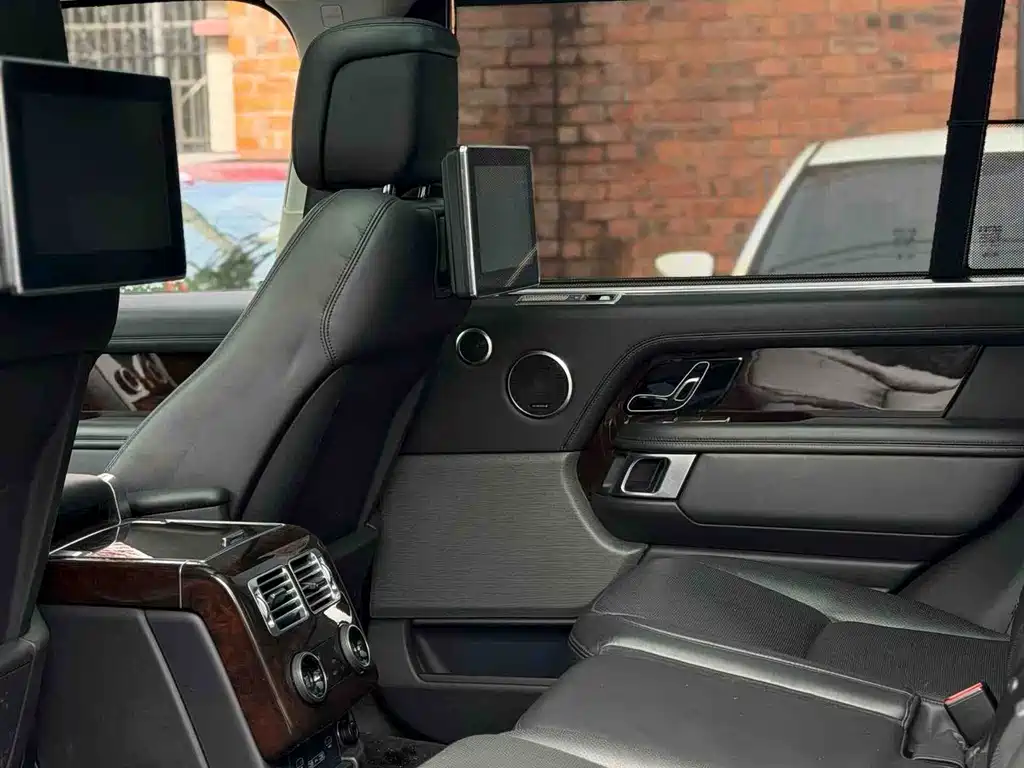 Range Rover 2021 3.0 L6 Legend Extended Classic Edition купить на сайте DeffCars