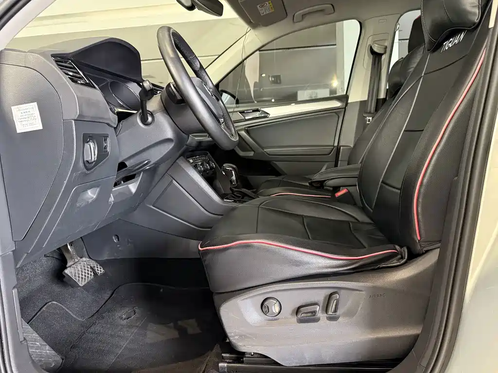 Tiguan L plug-in hybrid 2019 430PHEV hybrid luxury version купить на сайте DeffCars