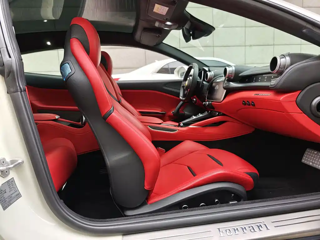 GTC4Lusso 2017 3.9T V8 купить на сайте DeffCars