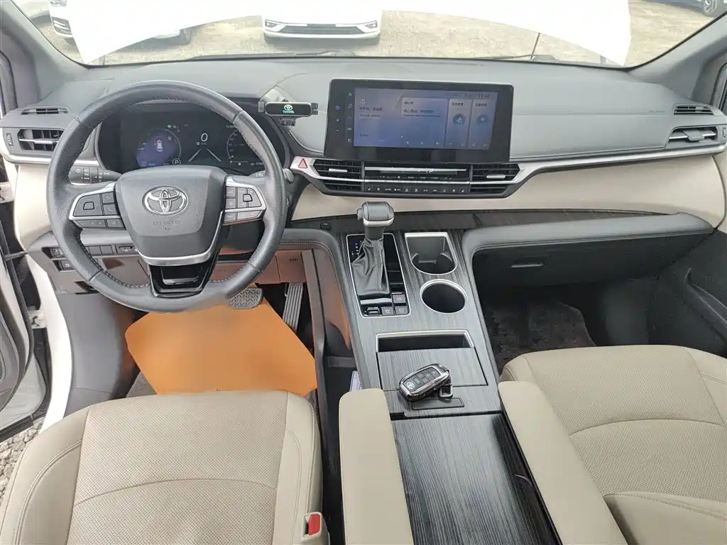 SIENNA 2021 2.5L Hybrid Extreme Edition купить на сайте DeffCars
