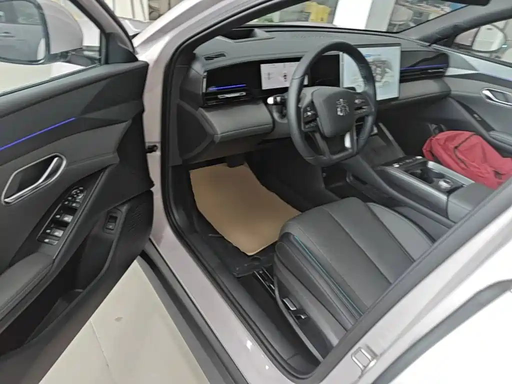 Qin L 2025 EV 545KM Cloud Model купить на сайте DeffCars