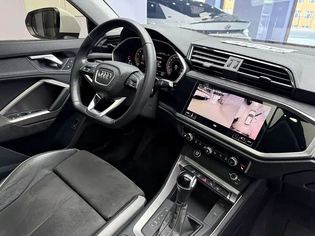 Audi Q3 2022 35 TFSI Fashionable and Dynamic купить на сайте DeffCars