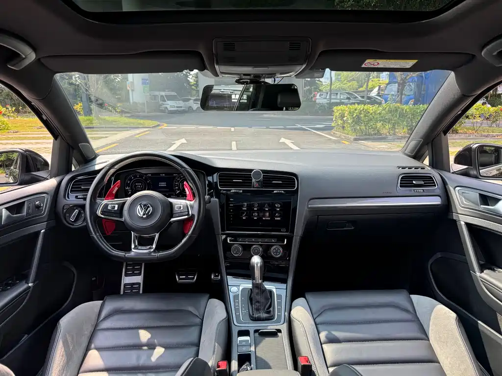 Golf 2020 Beloved Edition 280TSI DSG R-Line купить на сайте DeffCars