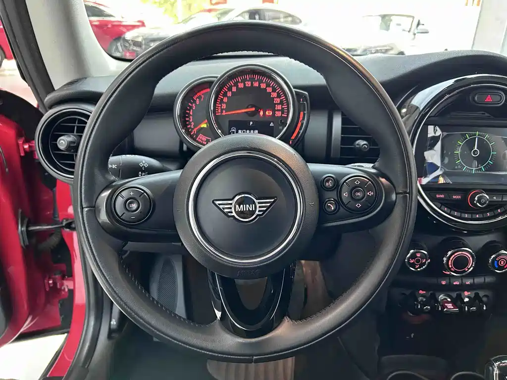Mini 2021 1.5T ONE купить на сайте DeffCars