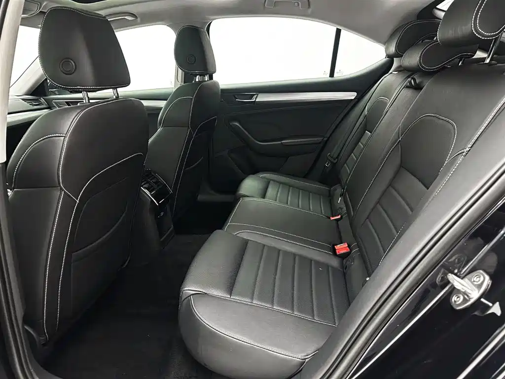 Superb 2023 facelift TSI280 DSG exclusive version купить на сайте DeffCars