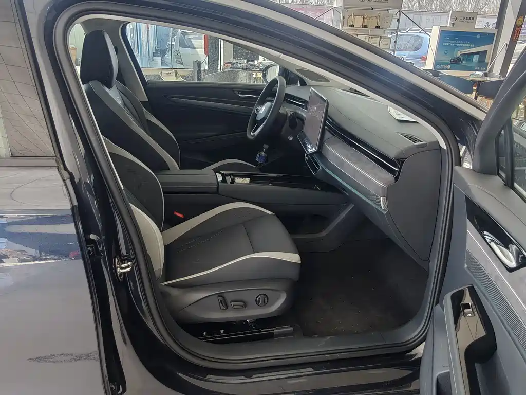Volkswagen ID.7 VIZZION 2024 PRO купить на сайте DeffCars