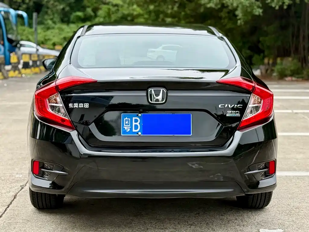 Civic 2019 220TURBO CVT Dynamic Edition National V купить на сайте DeffCars