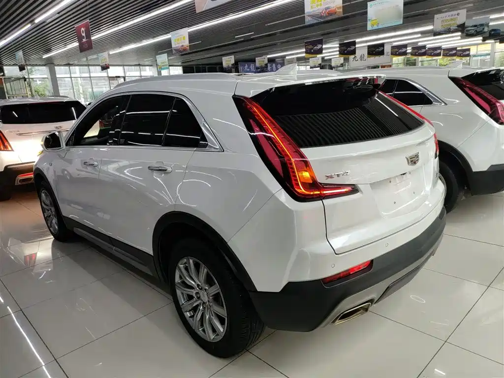 Cadillac XT4 2018 28T two-wheel drive leading model купить на сайте DeffCars