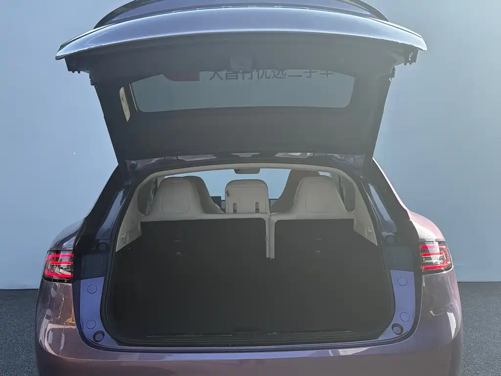Zhijie R7 2025 extended range 331km Ultra купить на сайте DeffCars