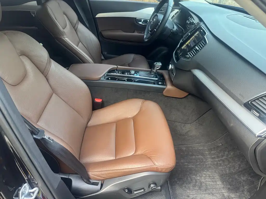 Volvo XC90 2018 T6 Zhiyi Edition 7 seats купить на сайте DeffCars