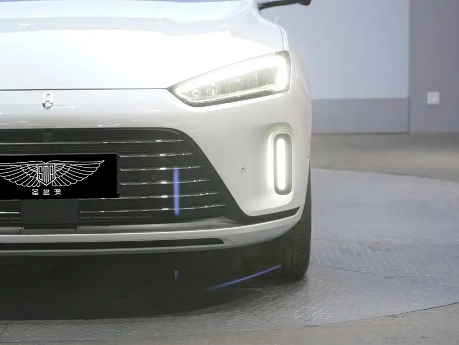 Wenjie M5 2022 extended range four-wheel drive performance version купить на сайте DeffCars