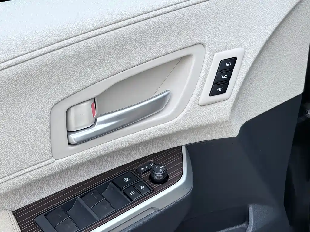 Grevia 2022 2.5L Hybrid Premium Edition купить на сайте DeffCars