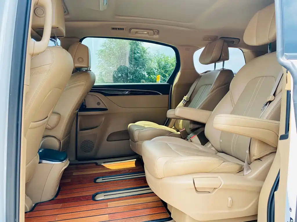 Buick GL8 2018 ES 28T Exclusive Type National VI купить на сайте DeffCars