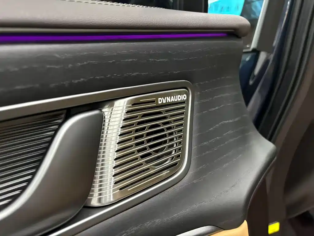 Denza D9 2024 DM-i 980 four-wheel drive flagship model купить на сайте DeffCars