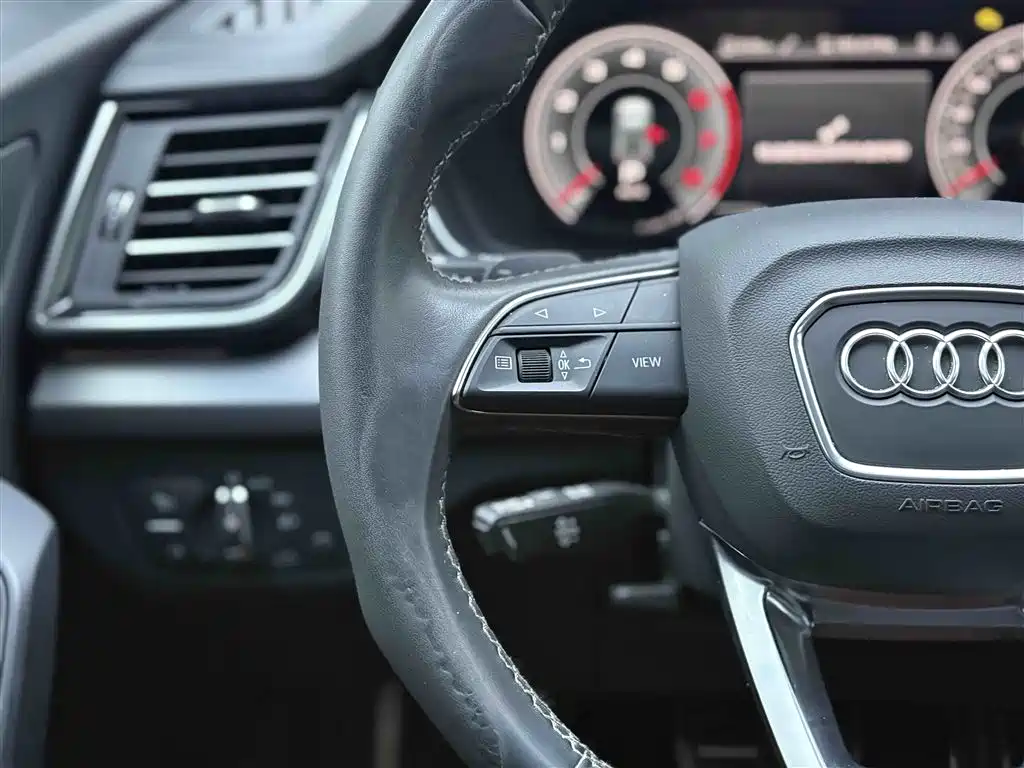 Audi Q5L 2024 40 TFSI luxury and dynamic model купить на сайте DeffCars