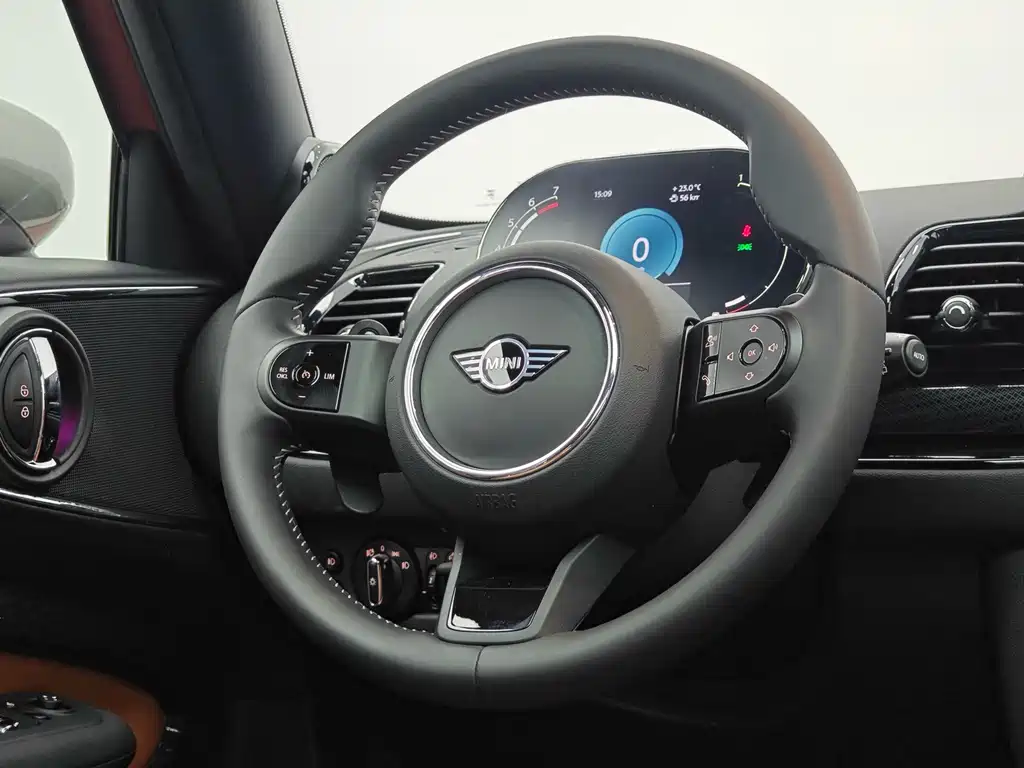 MINI CLUBMAN 2023 2.0T COOPER S Connoisseur купить на сайте DeffCars