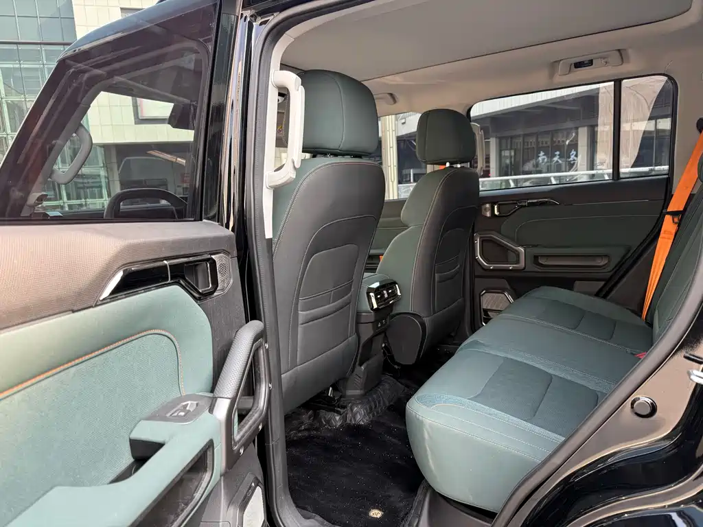 Jietu Traveler 2023 2.0T four-wheel drive crossover PRO купить на сайте DeffCars