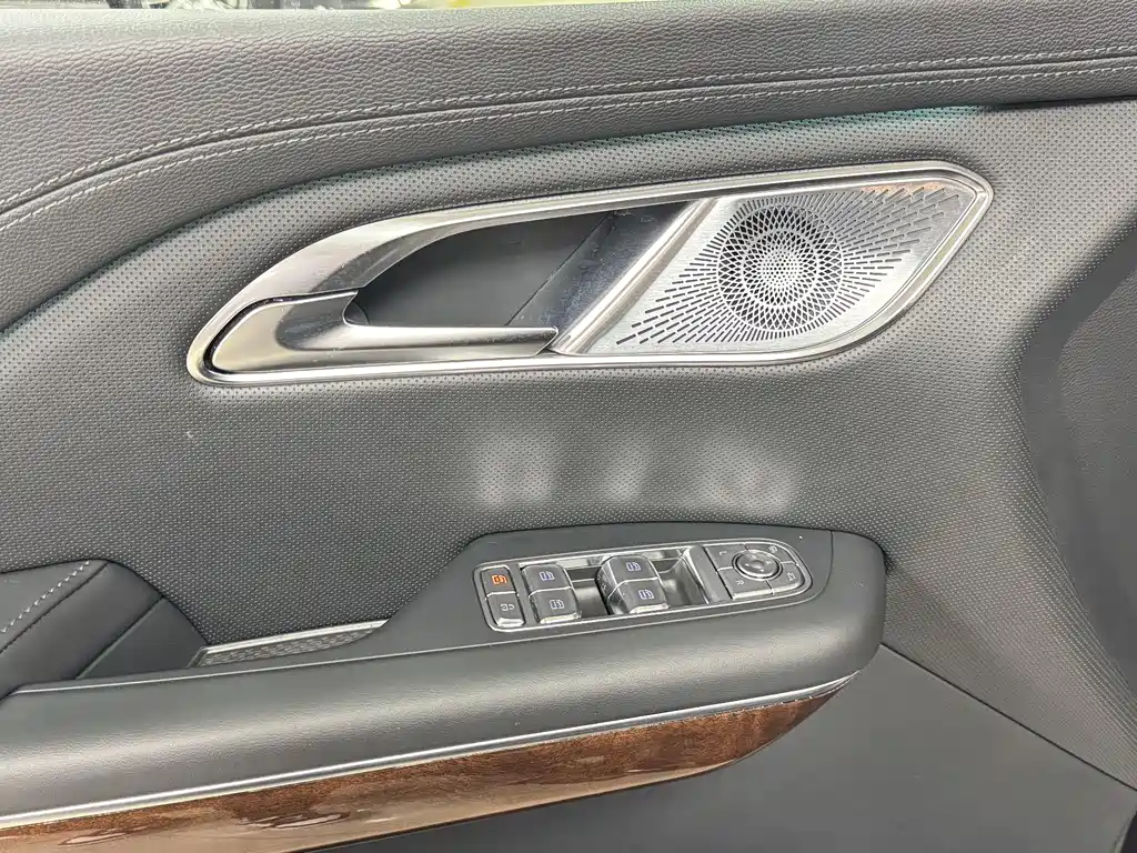 Hongqi HQ9 PHEV 2024 2.0T four-wheel drive luxury version купить на сайте DeffCars