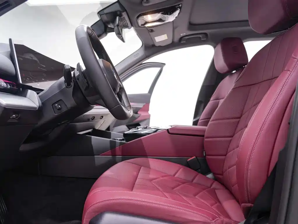 BMW 5 Series 2025 530Li Leading M Sports Package купить на сайте DeffCars
