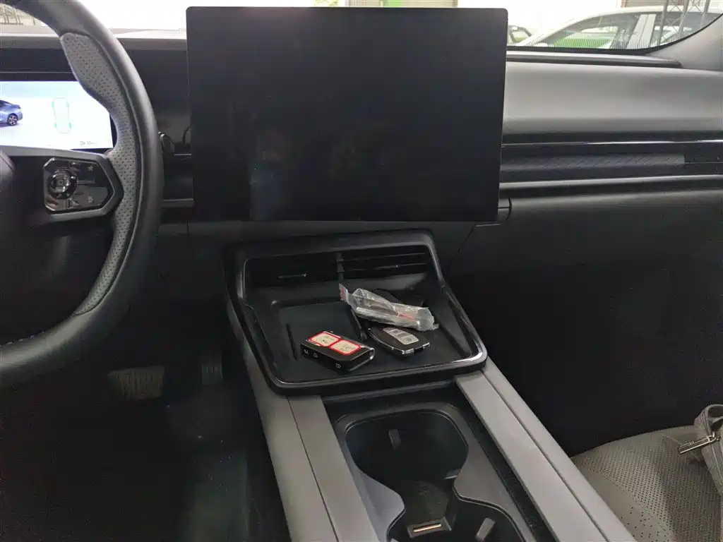Lynk & Co 07 EM-P 2024 EM-P 126 long battery life Halo купить на сайте DeffCars