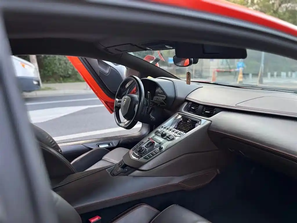 Aventador 2011 LP 700-4 купить на сайте DeffCars