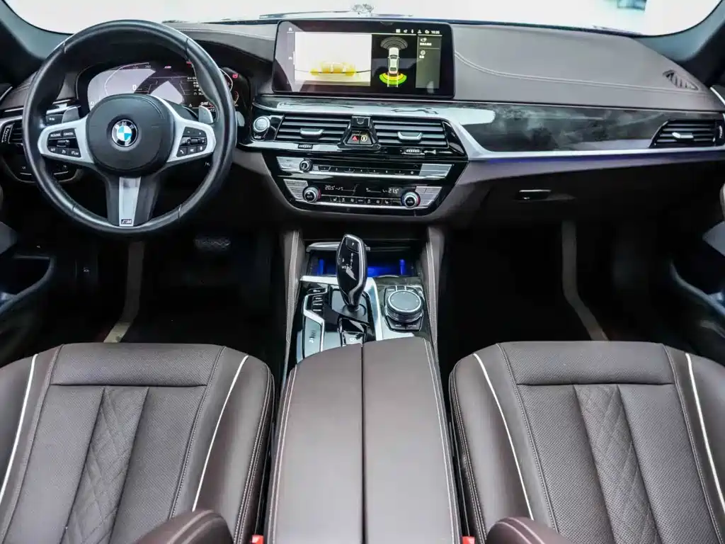 BMW 5 Series 2022 530Li Leading M Sports Package купить на сайте DeffCars