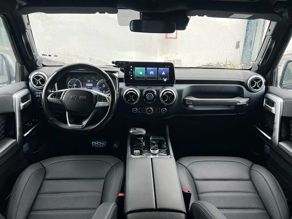 Beijing off-road BJ40 2023 2.0T automatic four-wheel drive city hunter version knight type купить на сайте DeffCars